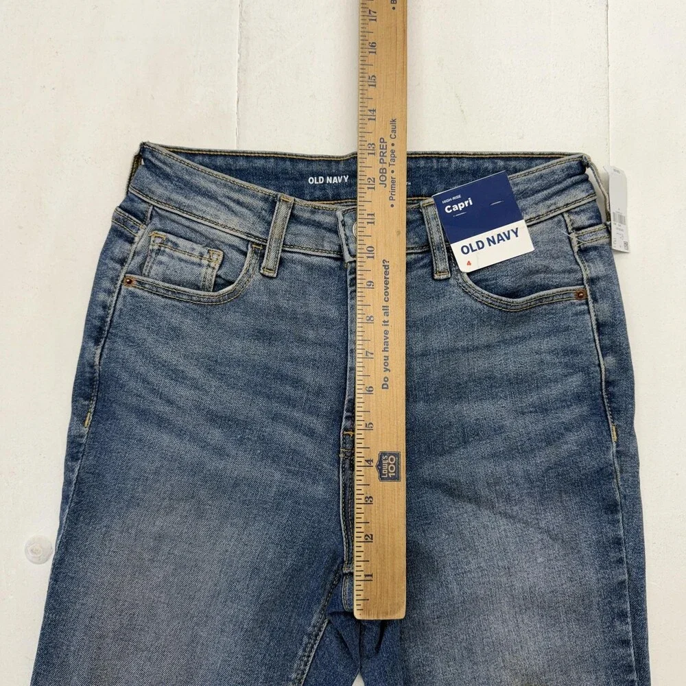 Old Navy High-Rise Capri Jeans Womens 4 Blue Medium Wash Stretch Denim Pants